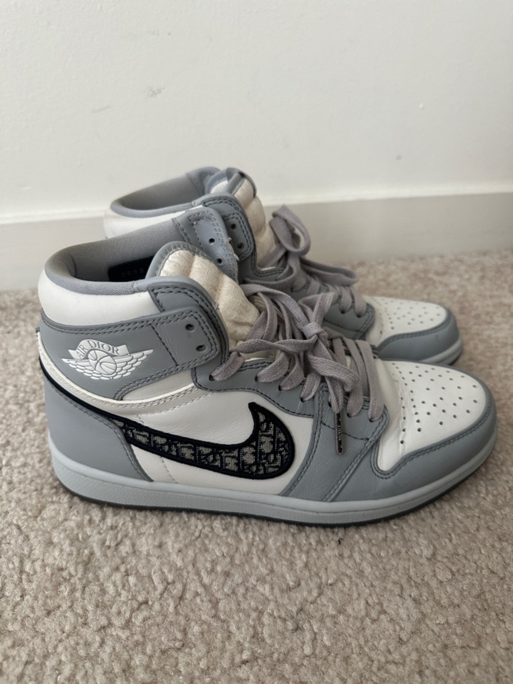 High-Top Sneakers in Grey and White with Monogram Swoosh - Picture 3 of 5